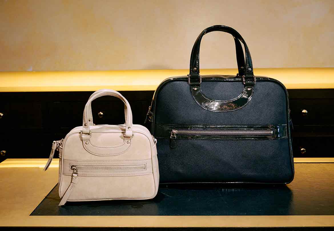 オフィスバッグとして選ぶ人も多い「Jacques Le Corre（ジャック・ル・コー）」の「リスボン」（93,500円～）は、タイムレスな佇まいが魅力