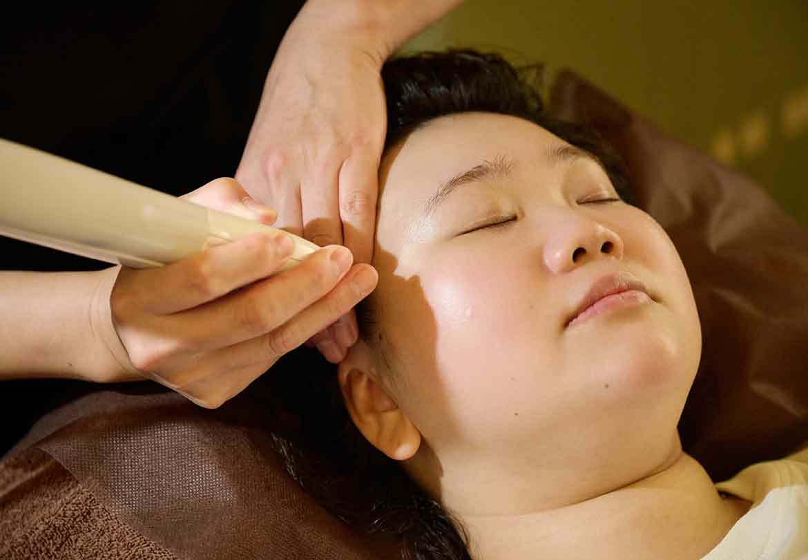 心地よい刺激のジェット噴射で、美容成分が肌の表皮深部へと浸透