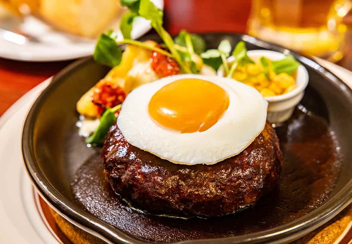 「ビーフハンバーグ デミソース」1,580円（ライスorパンorサラダ）