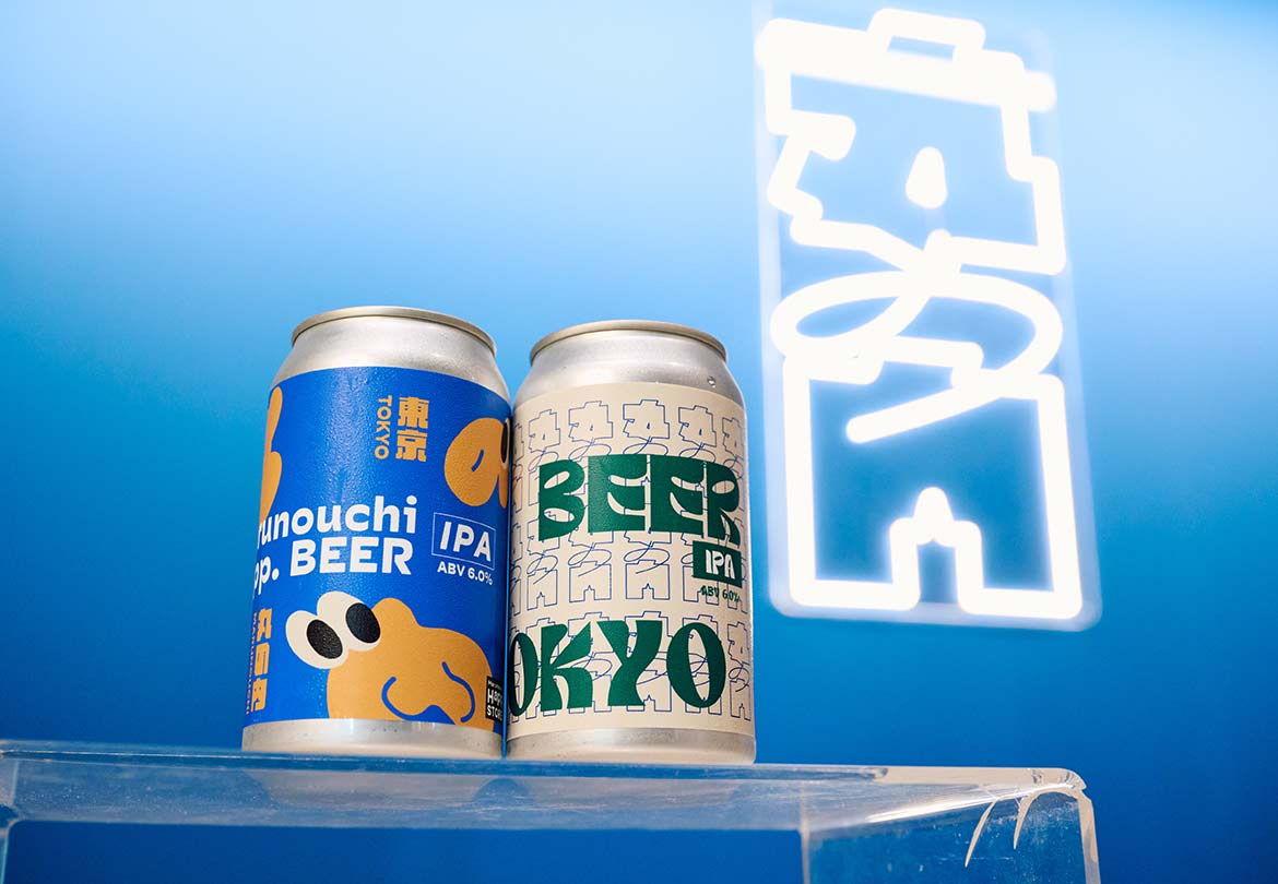 ポップなデザインの「丸の内オリジナルラベルビール」各825円