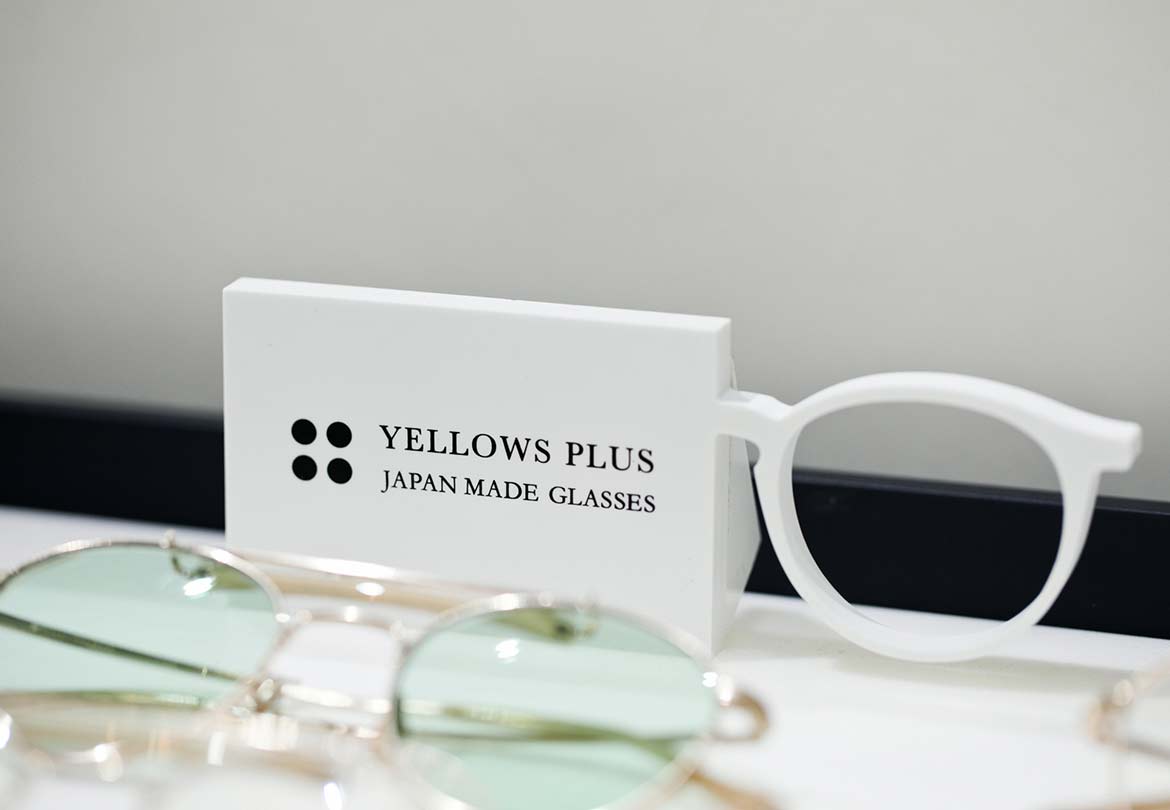 〈YELLOWS PLUS〉は〈decora〉のスタンダードアイテム