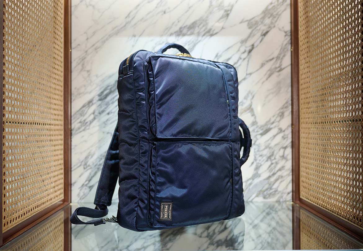 「3WAY DOCUMENT BAG（color：アイアンブルー）」88,000円