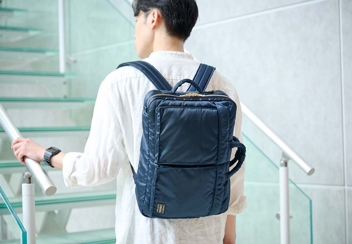 リュックなら両手が空くので移動もしやすい