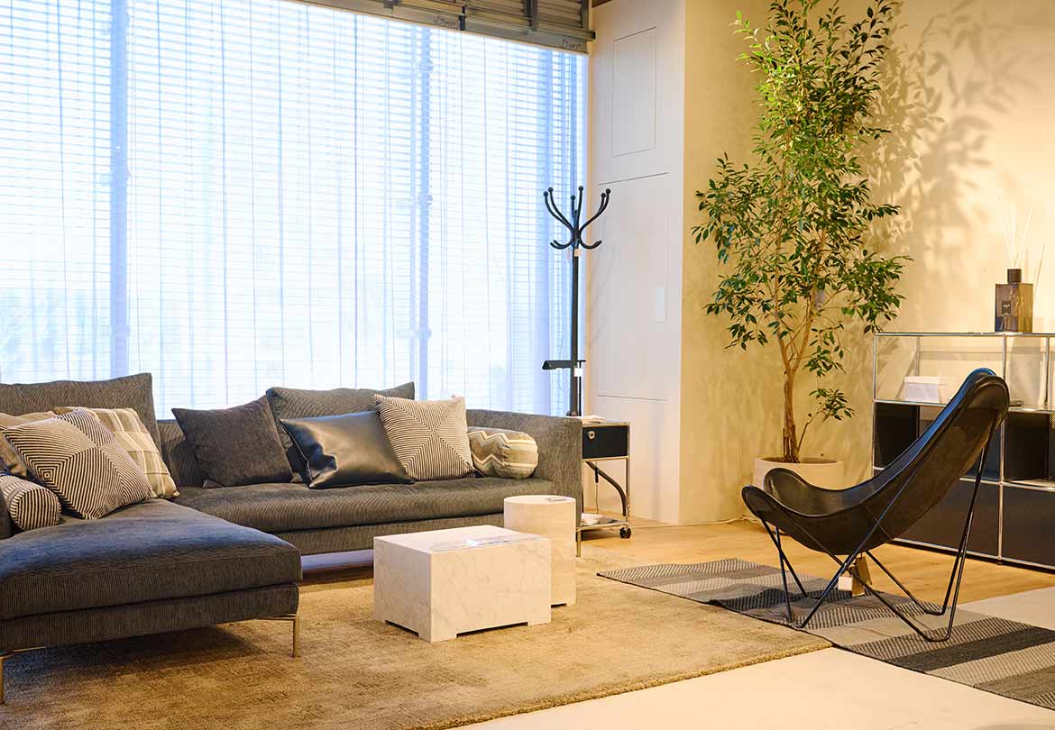 厳選されたデザイン性の高いアイテムが揃う丸の内店