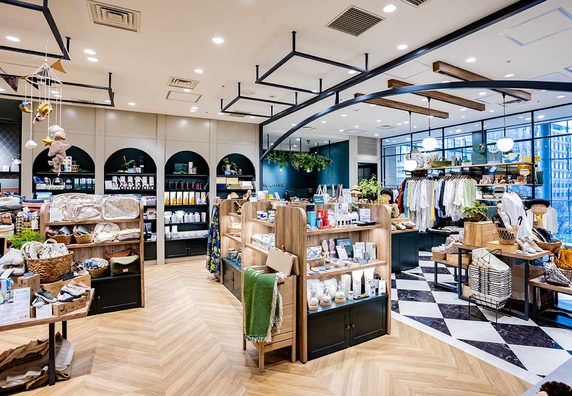 国内外からセレクトした上質なアイテムが揃う