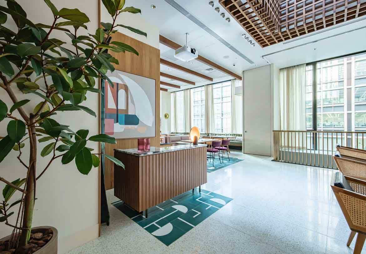 開放的で雰囲気のある店内