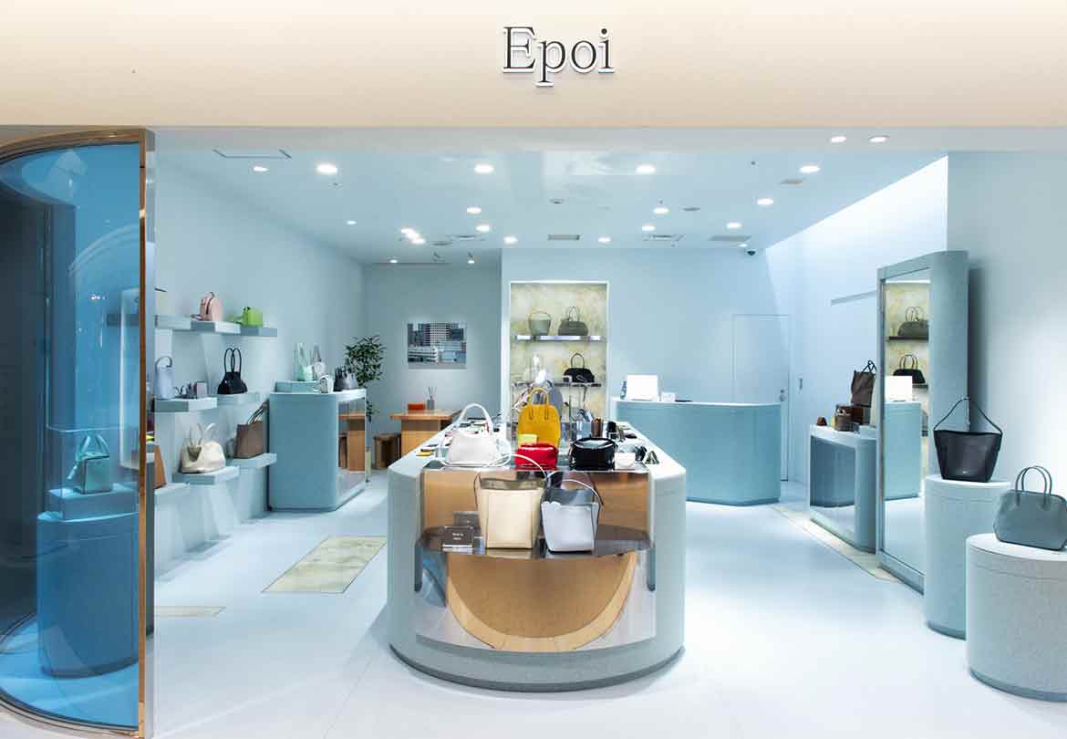 水色を基調とした涼しげで整理された店内