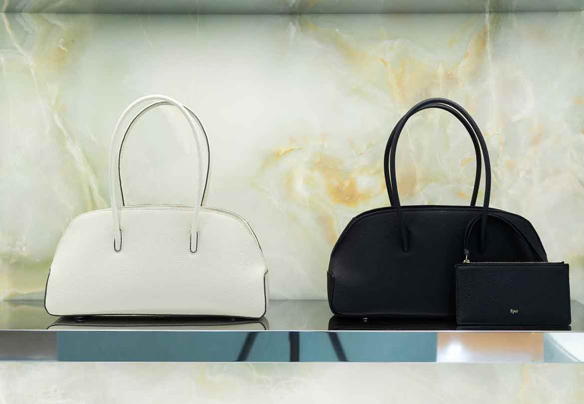 「リツ 横長ボストンバッグ」110,000円