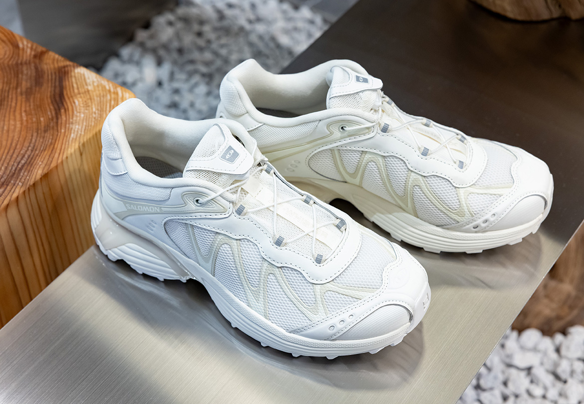 驚くほどの軽さが特徴の「XT-Whisper」