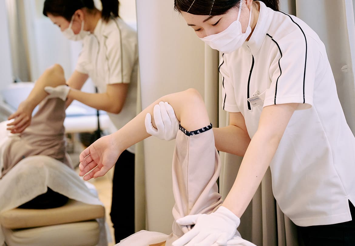 全身を使って施術してくださるトレーナーさん