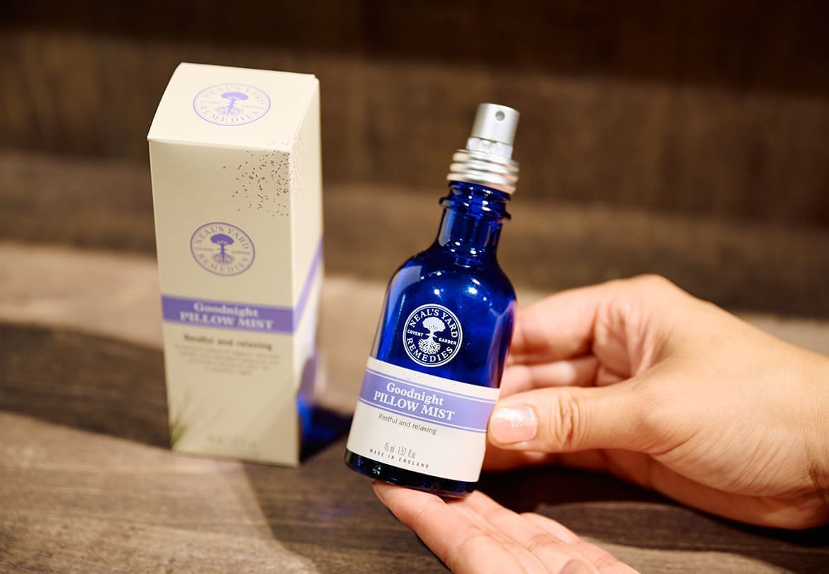 寝苦しい夜のお供に「グッドナイトピローミスト」3,300円（45ml）