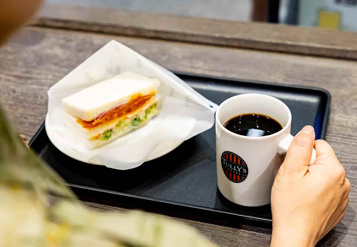 「モーニングセット」は、コーヒーとサンドイッチのセットが人気
