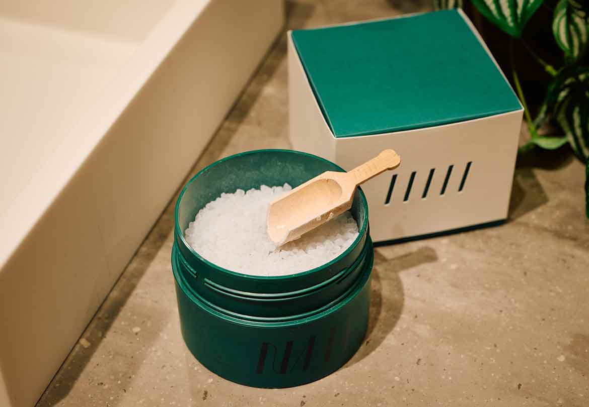 森林浴の気分が味わえる「能登ヒバ バスソルト」