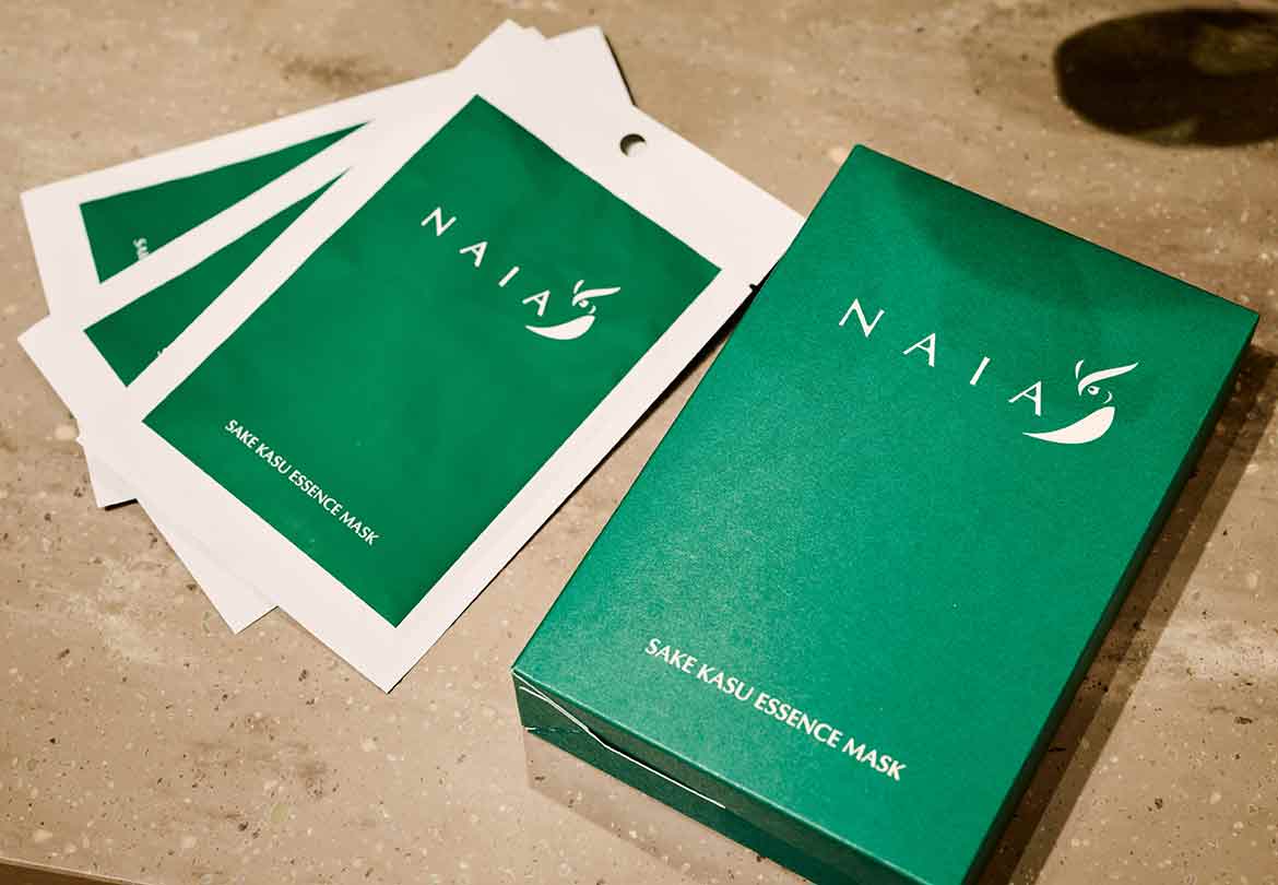 酒造メーカーとコラボした「酒粕フェイスマスク」