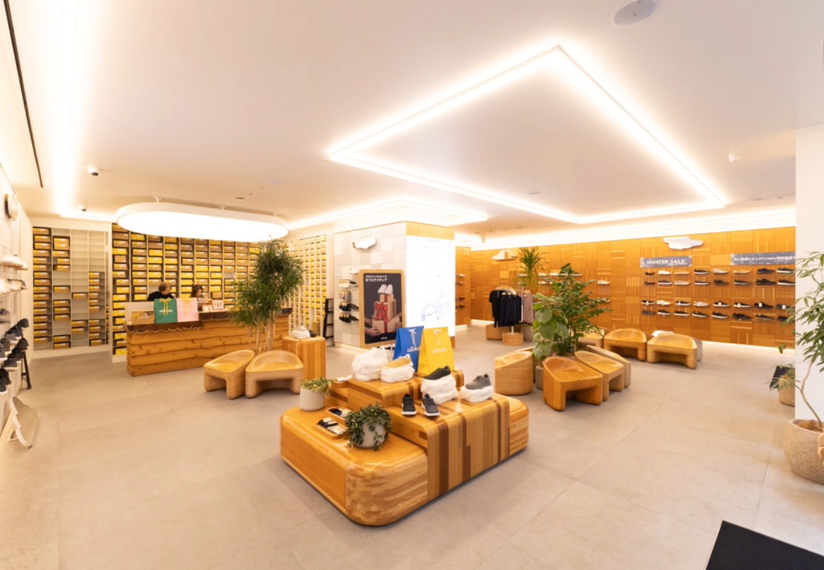 広々とした店内で、ゆっくり選ぶことができる