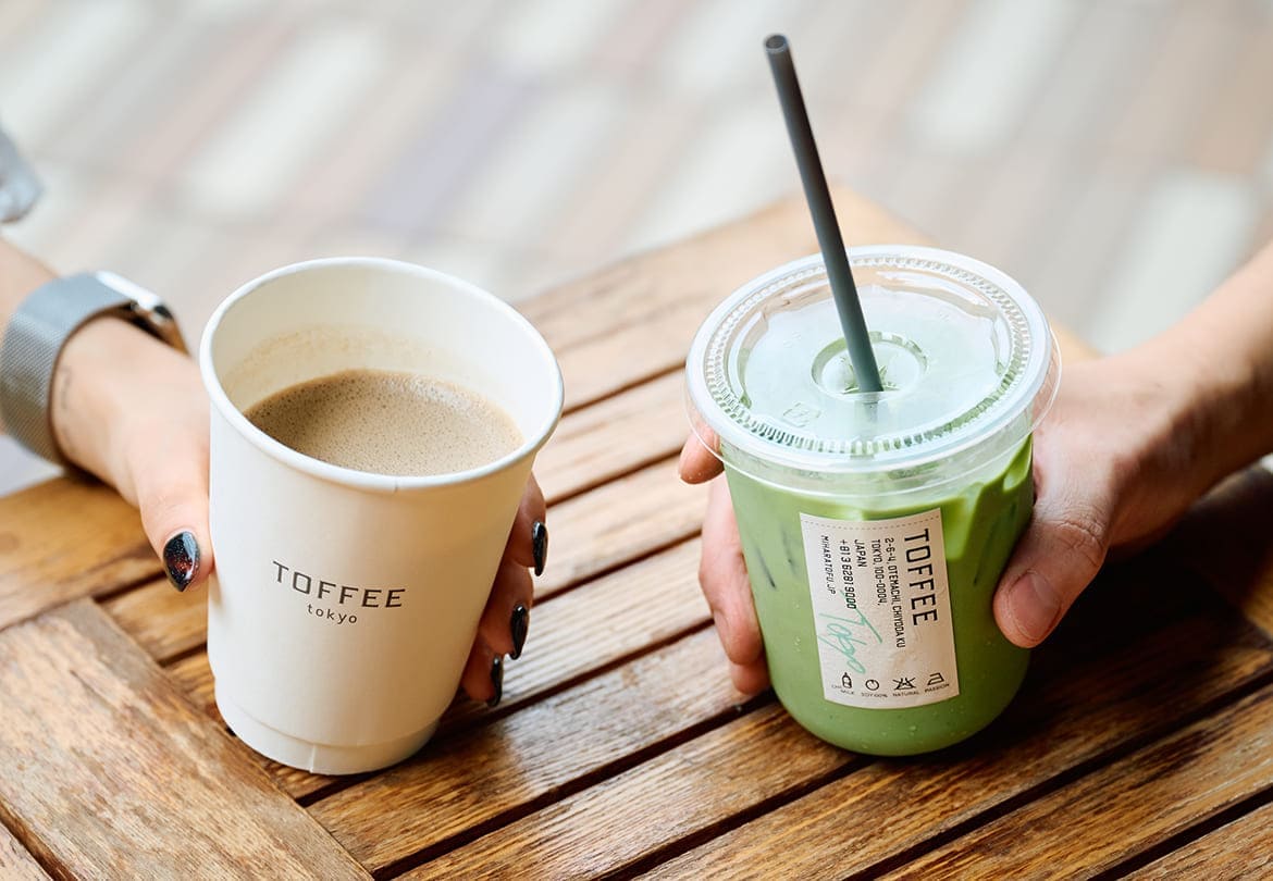 左：「ソイほうじ茶」680円/右：「ソイ抹茶」680円
