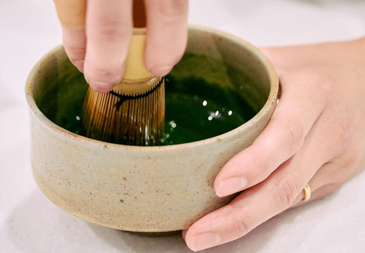 ラテの抹茶はその場で点ててくれます！